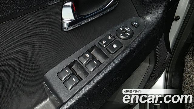 Kia Sportage 2011 — photo 16