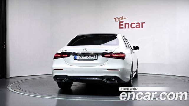 Mercedes-Benz E-Class 2021 — photo 4