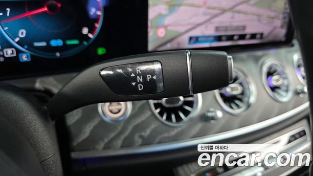 Mercedes-Benz E-Class 2021 — photo 12