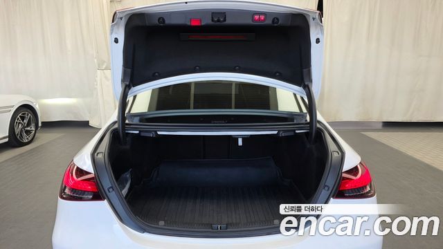 Mercedes-Benz E-Class 2021 — photo 26