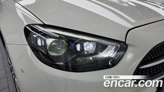 Mercedes-Benz E-Class 2021 — photo 8