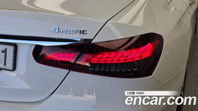 Mercedes-Benz E-Class 2021 — photo 9