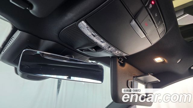 Mercedes-Benz E-Class 2021 — photo 29