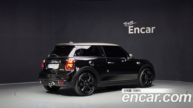 Mini Cooper 2020 — photo 2