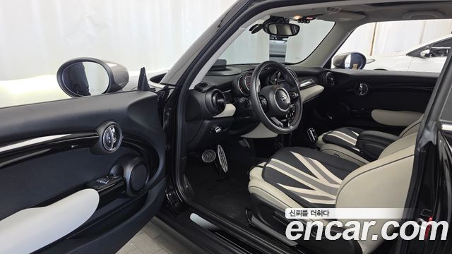 Mini Cooper 2020 — photo 13