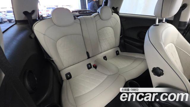 Mini Cooper 2020 — photo 18