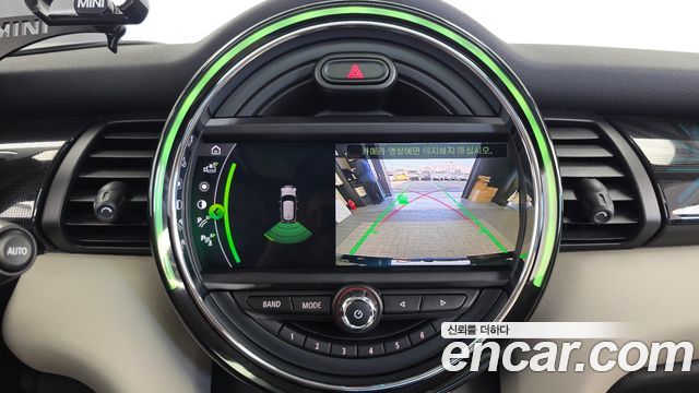 Mini Cooper 2020 — photo 21