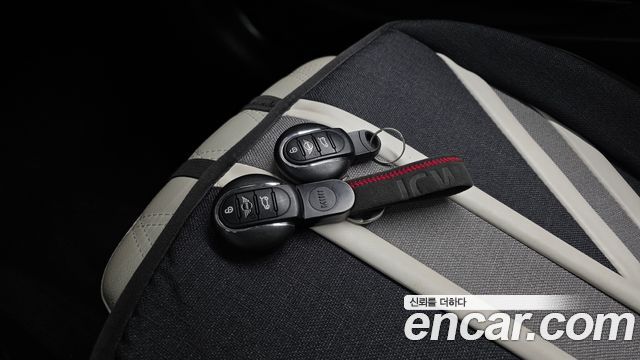 Mini Cooper 2020 — photo 23