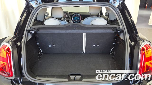Mini Cooper 2020 — photo 26