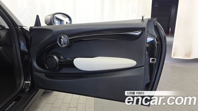 Mini Cooper 2020 — photo 15