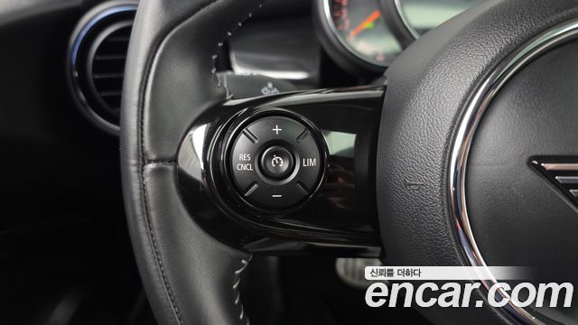Mini Cooper 2020 — photo 16