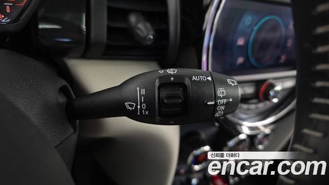 Mini Cooper 2020 — photo 29