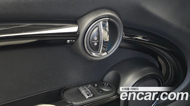 Mini Cooper 2020 — photo 34