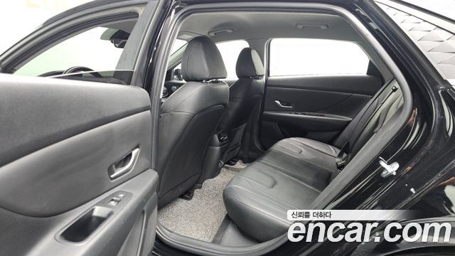Hyundai AVANTE 2024 — photo 18