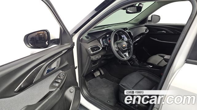 Chevrolet Korea Trailblazer 2022 — photo 17