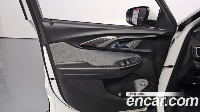 Chevrolet Korea Trailblazer 2022 — photo 14