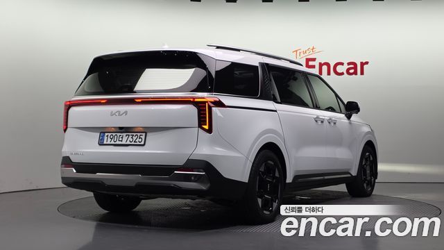 Kia Canival 2025 — photo 2