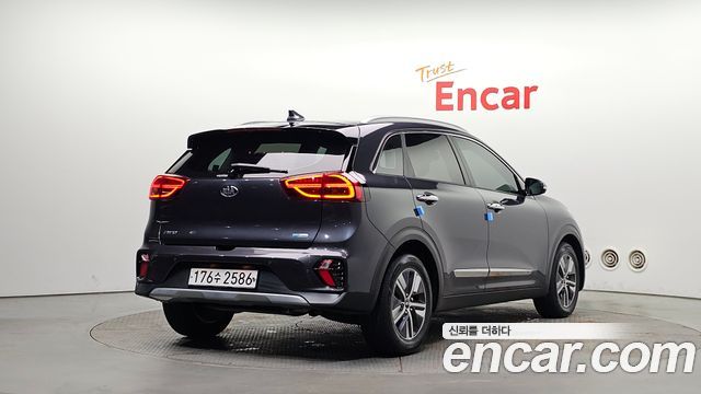 Kia Niro 2020 — photo 2