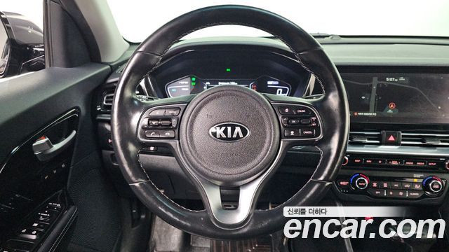 Kia Niro 2020 — photo 23