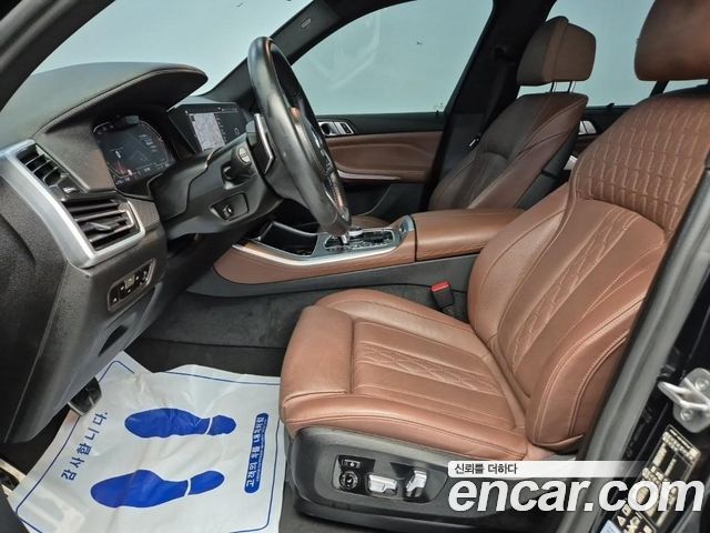 BMW X5 2022 — photo 11