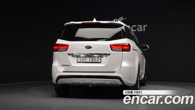 Kia Canival 2018 — photo 4