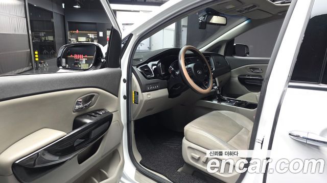 Kia Canival 2018 — photo 13