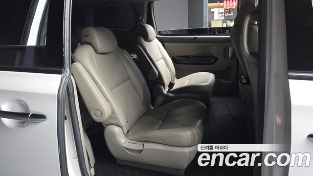 Kia Canival 2018 — photo 18