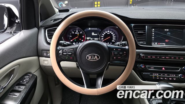 Kia Canival 2018 — photo 19