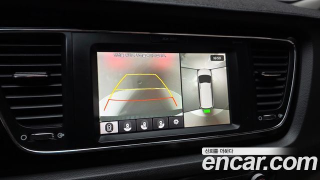 Kia Canival 2018 — photo 21