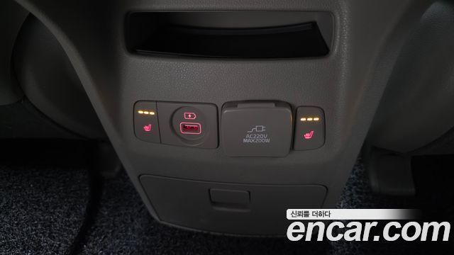 Kia Canival 2018 — photo 25