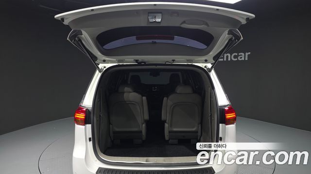 Kia Canival 2018 — photo 26