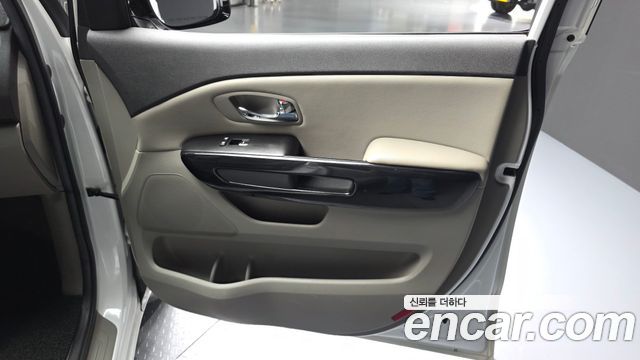 Kia Canival 2018 — photo 14