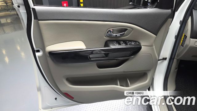 Kia Canival 2018 — photo 15