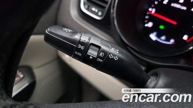 Kia Canival 2018 — photo 28