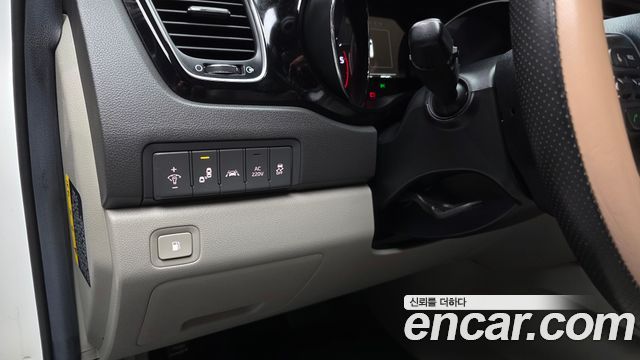 Kia Canival 2018 — photo 31