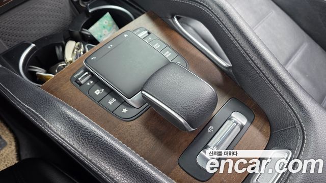 Mercedes-Benz GLE-Class 2021 — photo 22