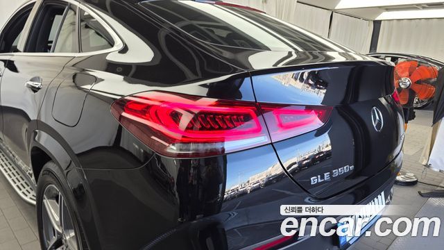 Mercedes-Benz GLE-Class 2021 — photo 9