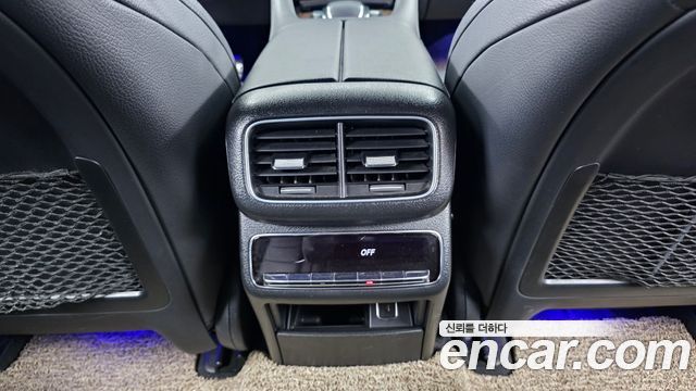 Mercedes-Benz GLE-Class 2021 — photo 31