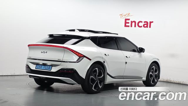Kia EV6 2023 — photo 2