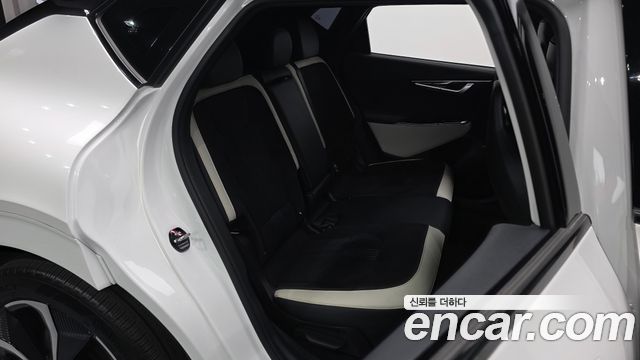 Kia EV6 2023 — photo 18