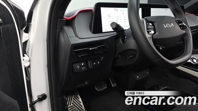Kia EV6 2023 — photo 19