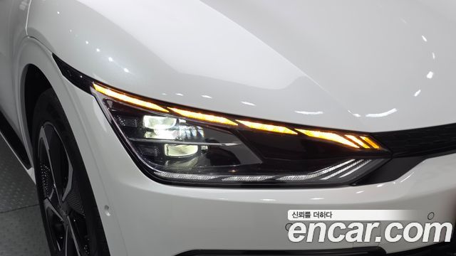Kia EV6 2023 — photo 8