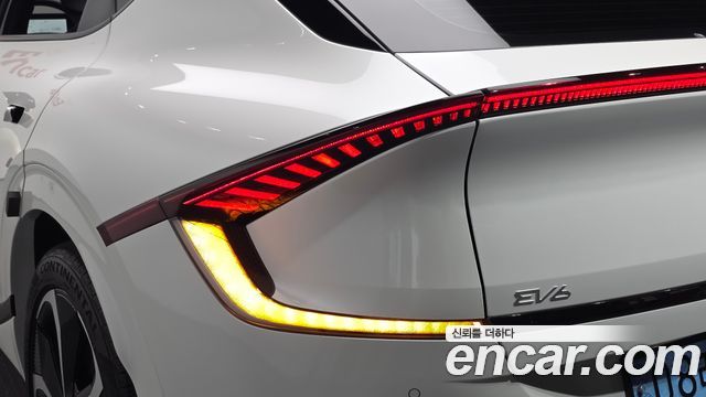 Kia EV6 2023 — photo 9