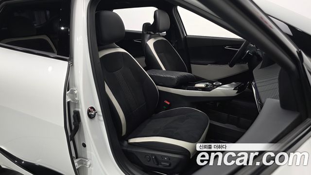 Kia EV6 2023 — photo 16
