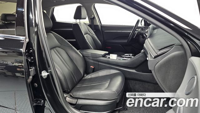 Hyundai Sonata 2022 — photo 17