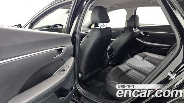 Hyundai Sonata 2022 — photo 16