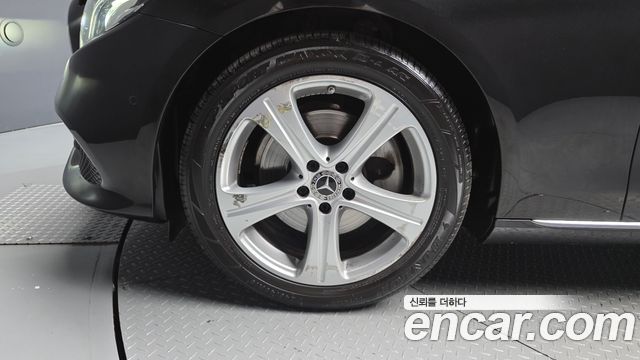 Mercedes-Benz E-Class 2018 — photo 5