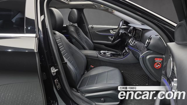 Mercedes-Benz E-Class 2018 — photo 11