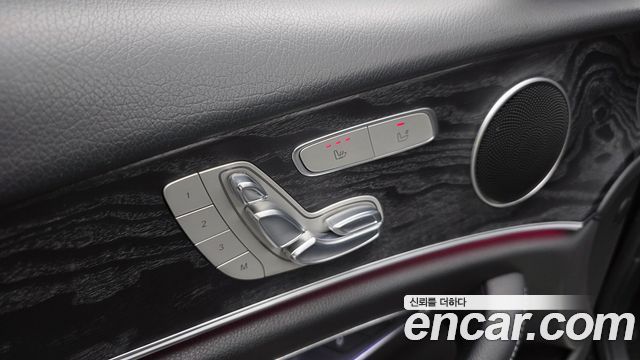 Mercedes-Benz E-Class 2018 — photo 18