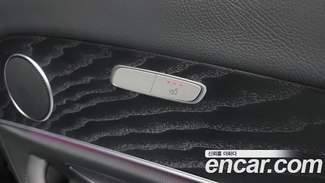 Mercedes-Benz E-Class 2018 — photo 19